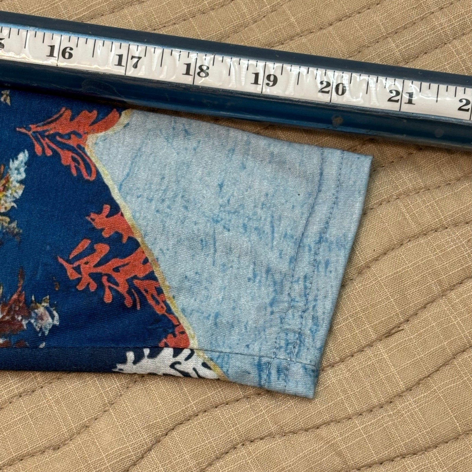 Mountain Scene Collared Quarter Length Sleeve Wom… - image 7