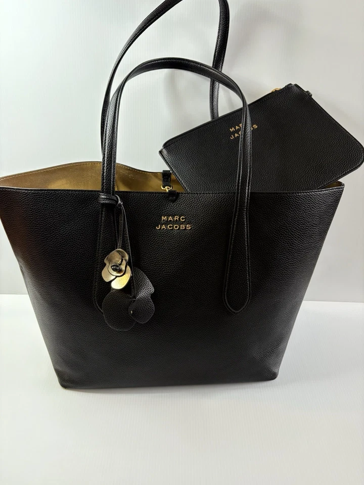  Bolso de Mano Marc Jacobs Deco - Cuero Negro con Dije Dorado y Bolsa Foto 3 de 4