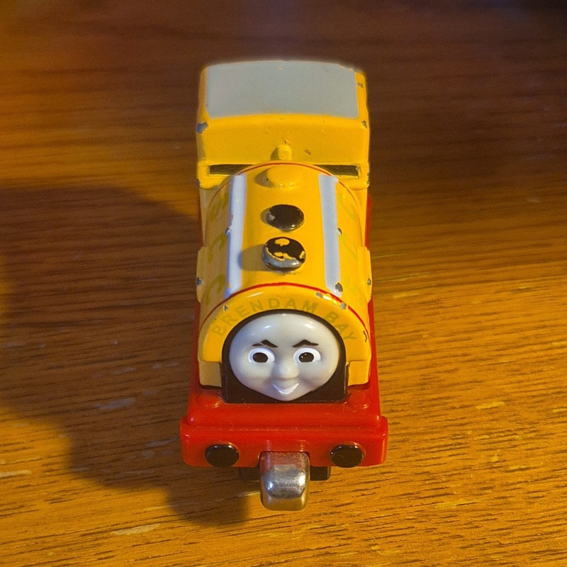 Thomas & Friends Bill Diecast Train Engine Yellow/Red/Gray 2014 1:64 FDF58