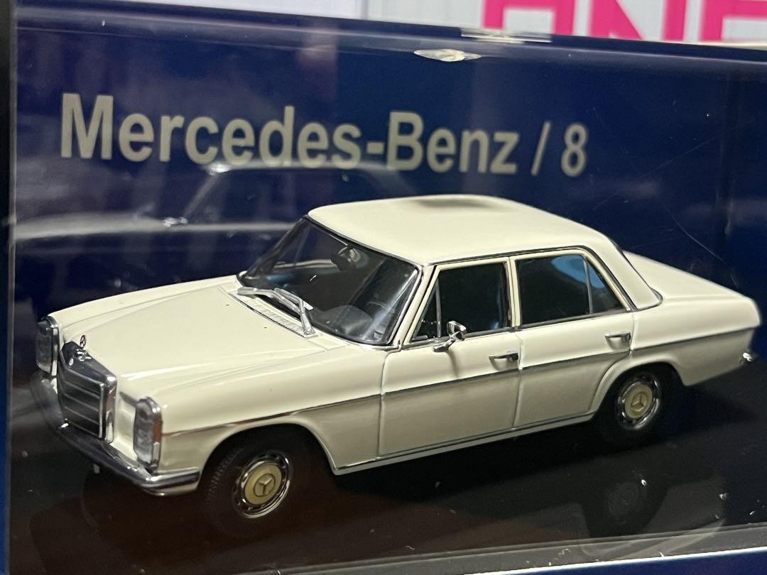 Auto Art Merceds Benz /8 220D Mercedes | eBay Auto Art Merceds Benz /8 220D Mercedes | eBay