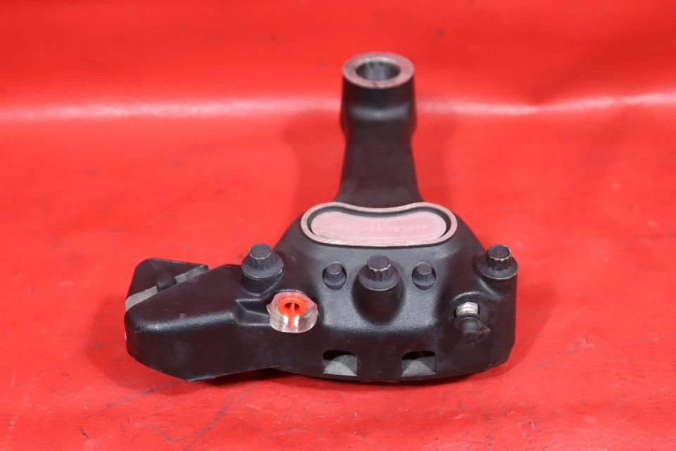 Harley-Davidson Dyna Low Rider FXDL 2007 pinza de freno trasera conocida buena unidad Foto 4 de 4