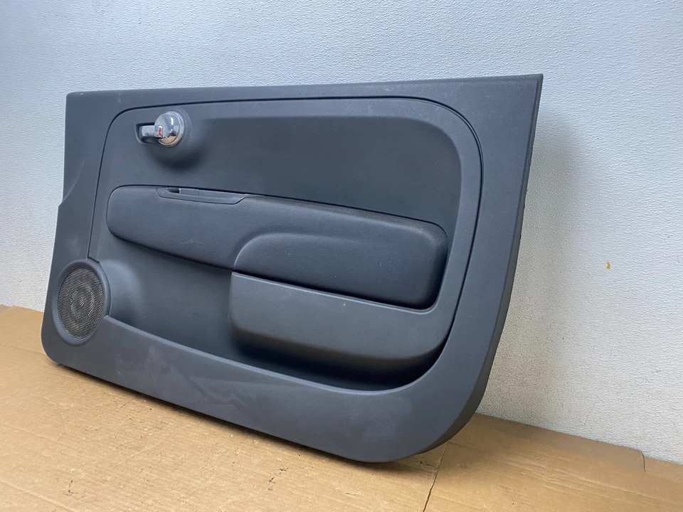 2012 to 2015 Fiat 500 Right Passenger Rh Interior Door Panel OEM M6921 DG - Image 2 of 4