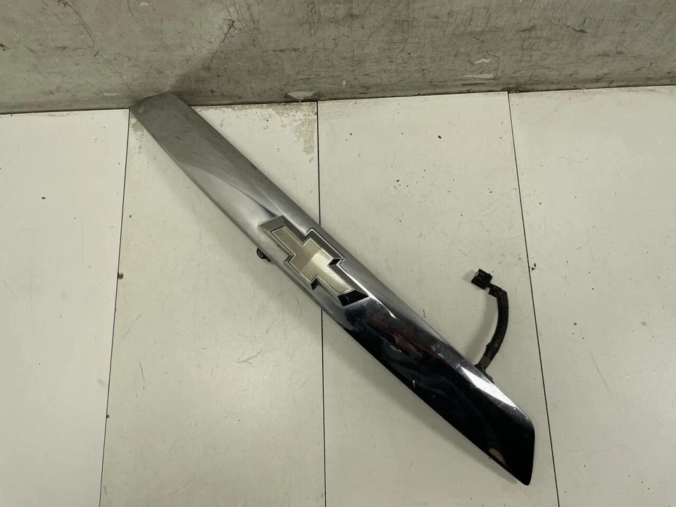 Chevrolet Equinox LT 2011 puerta trasera acabado moldura con cámara OEM+ Foto 3 de 4