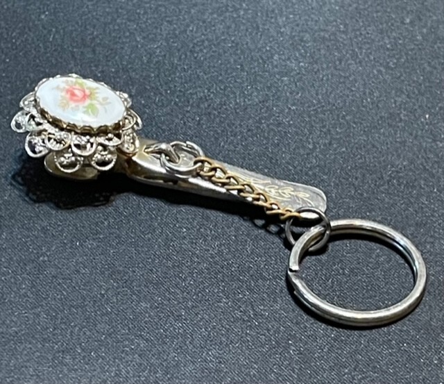 VINTAGE KINGS KEY FINDER CLIP KEY FOB FINDER Gem