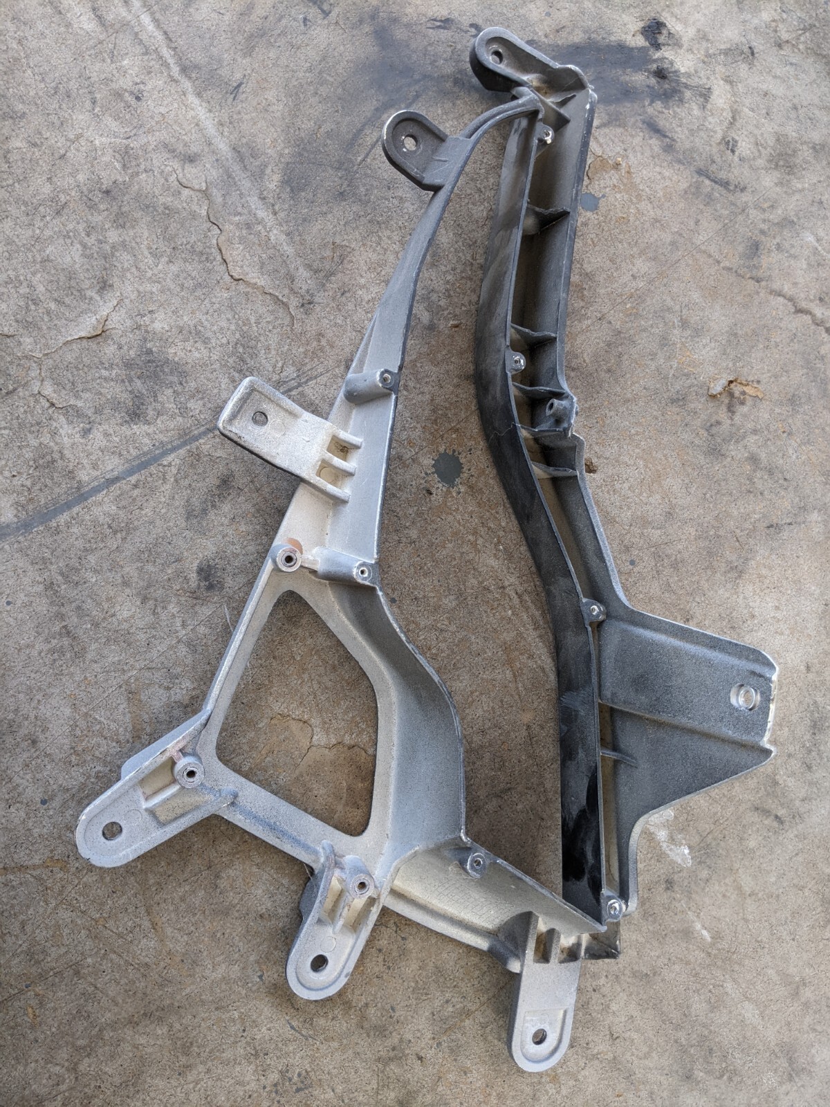 Ferrari 458 Italia Rear Bumper Right Air Intake 81899300/ 81899310