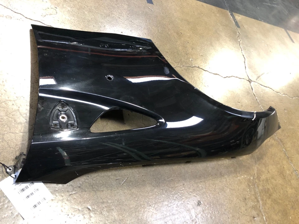 Ferrari FF, LH, izquierda, guardabarros con opción de insignia, Dmg, usado, P/N 83277111 Foto 4 de 4