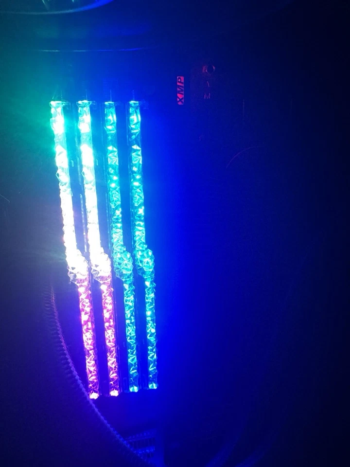 Trident Z Royal Series DDR4 1x32GB 3600MHz CL18 Foto 2 de 4