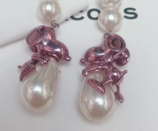 MARC JACOBS × SNOOPY Pendientes Rosa Colaboración Exclusiva de Japón NUEVO Conjunto en Caja Foto 4 de 4