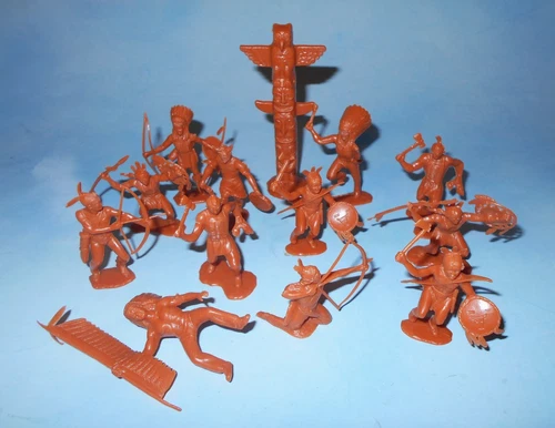 Vintage 1970s Marx Fort Apache Play Set Plastic 54mm Indians and Totem Pole