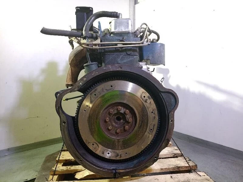 ⭐ SD33 motor completo para NISSAN PATROL III 1 STATION WAGON (W160) 1979 5530230 - Imagen 3 de 4