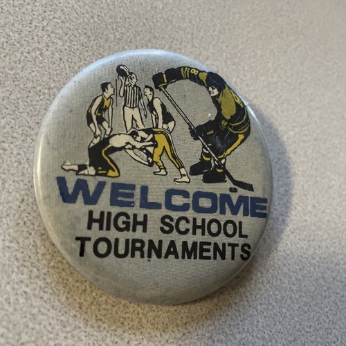 Vintage 80’s or 90’s Minnesota Welcome High School Tournaments Button Pin - Bild 3 von 8