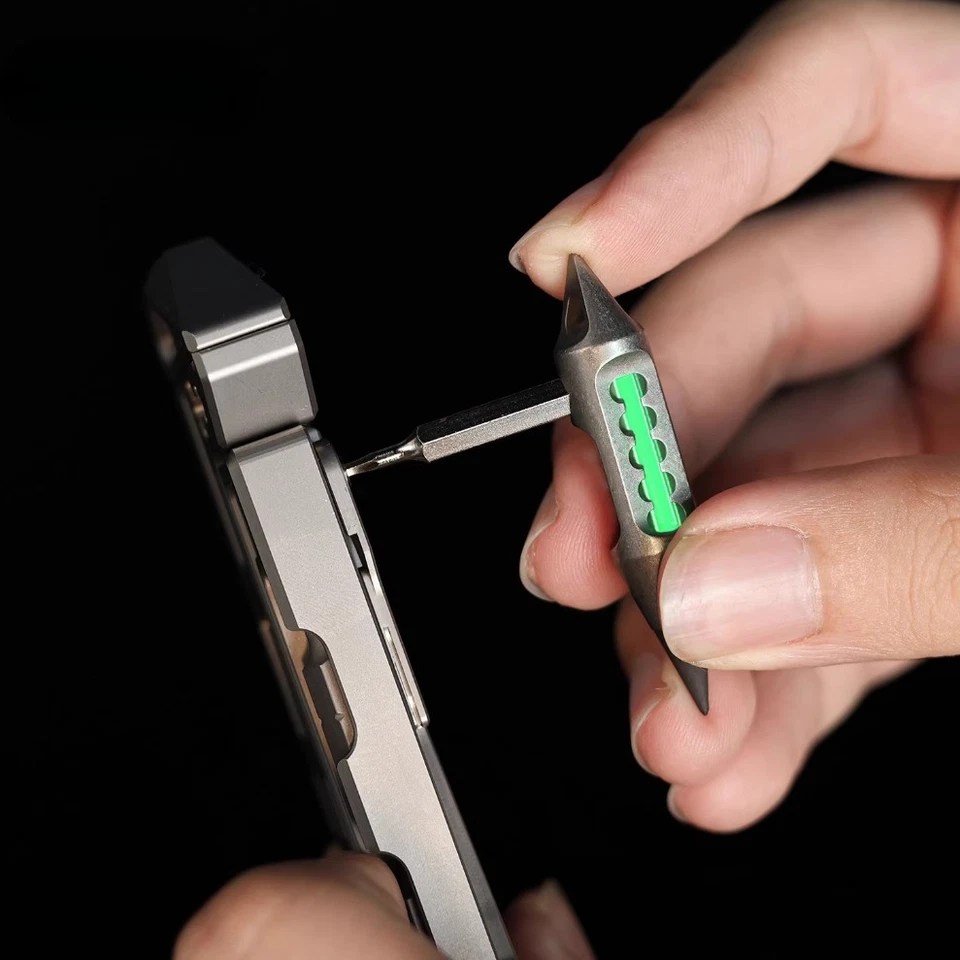 Schlüsselanhänger/Anhänger Titanlegierung TC4 Leuchtstift EDC Multifunktionswerkzeug. - Bild 4 von 4