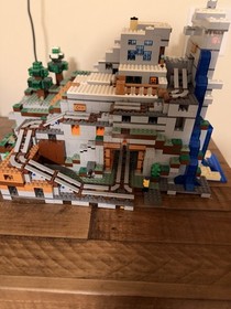 LEGO Minecraft Mountain Cave 21137  Biggest Minecraft Set