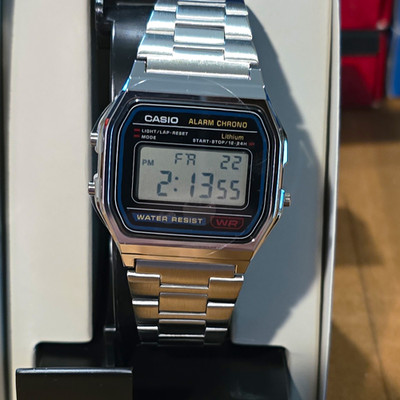 Casio Unisex Quartz Digital Wristwatch Alarm Chrono Day/Date Silver Bracelet