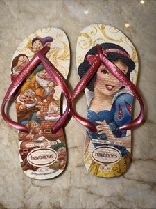 Havaianas Disney Snow White & The 7 Dwarf’s Flips Flops Size 13c/1Y