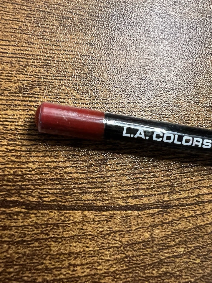 Luxury Forever Red Lipliner - Smooth & Long-Lasting Color for All Lip Types - Image 2 of 4