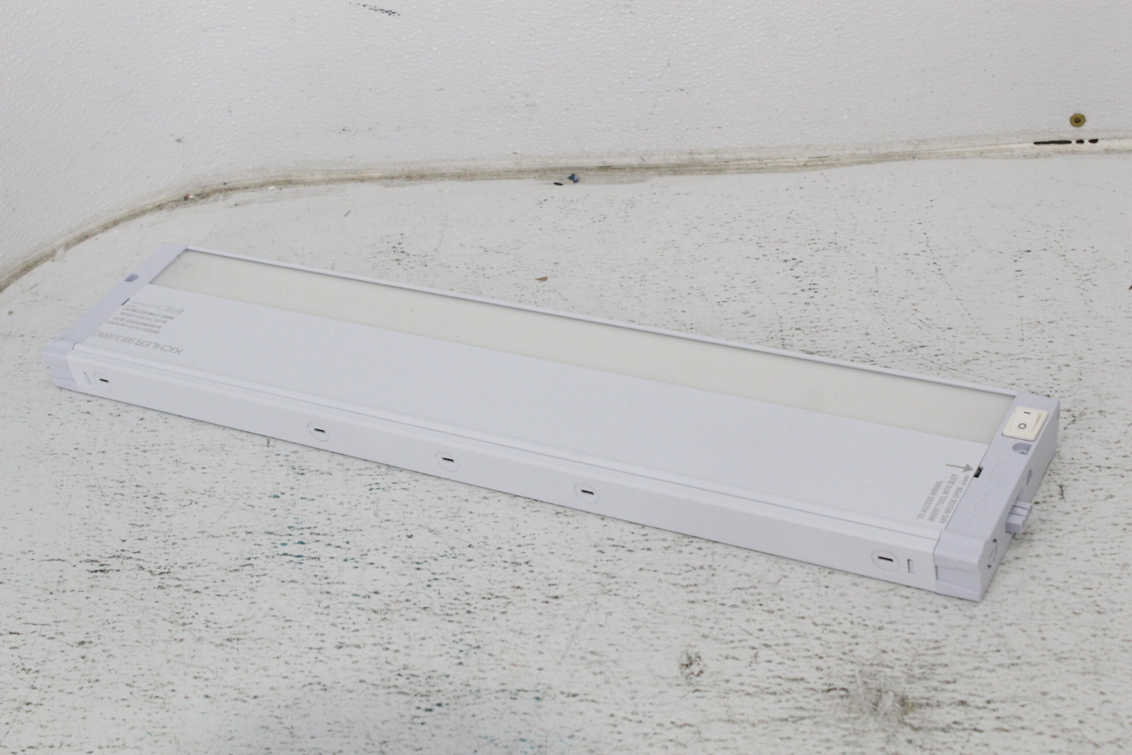 Kichler 4U Series 22" 120V LED Under Light in White 3000K