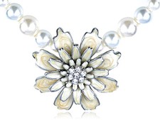 White Enamel Chrysanthemum Flower Pendant Bridal Faux Pearl Bead Chain New Neckl