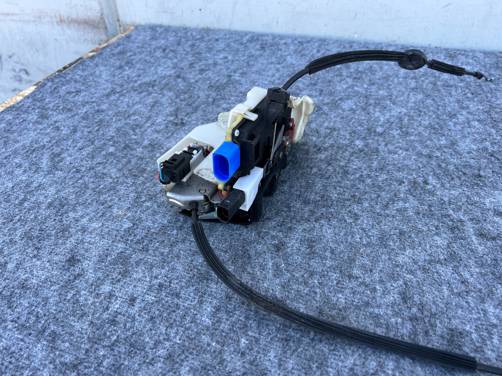 Bentley Flying Spur 2006-2012 FRONT+RIGHT Door lock actuator