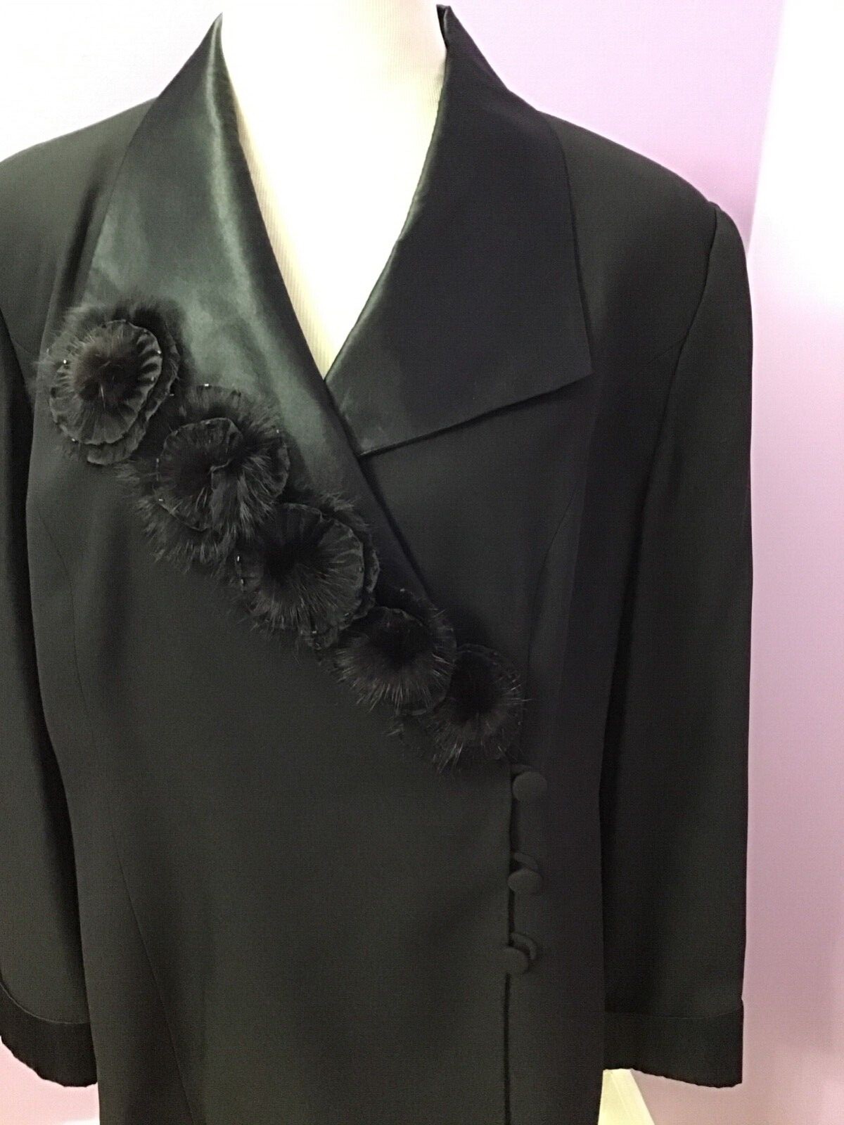 WOMEN’S PLUS EVENING JACKET by St ANTHONY Black w. Fur Ornaments on