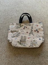 HANDBAG / CARRY BAG WITH CARRY HANDLES PATTERNED WITH PARIS ON