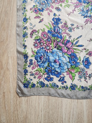 Vintage Schal Blumen lila grün blau quadratisch 32”x 32” - Bild 2 von 4