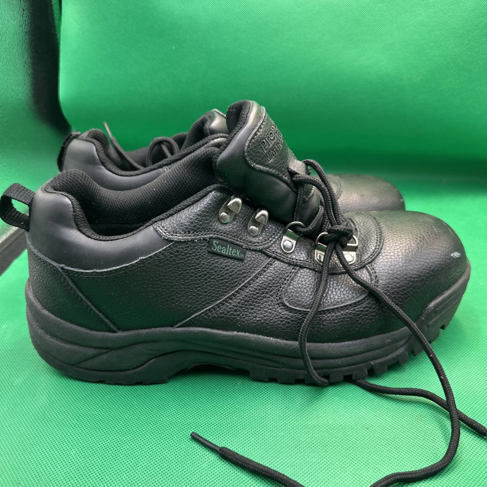#N67- Propet MBA022 Cliff Walker Low Men’s Black Leather Waterproof Hiker US 10