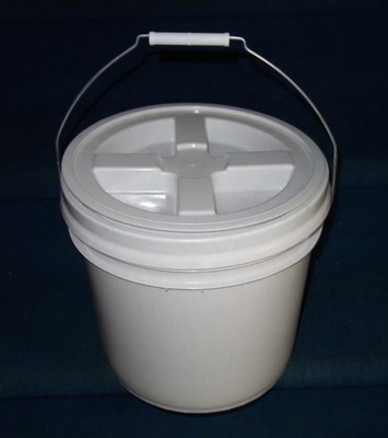 Gamma2 Vittles Vault 10 lb Airtight Bucket Container for Food Storage NWOT