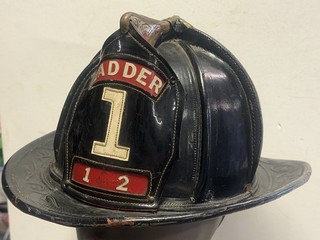 Vintage 1965 /66 Cairns & Brother 5a New Yorker Leather Firefighter Helmet