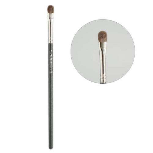 MAC 228 Detail Brush Natural Hair Small Eye Shadow Brush NEW - Picture 1 of 3