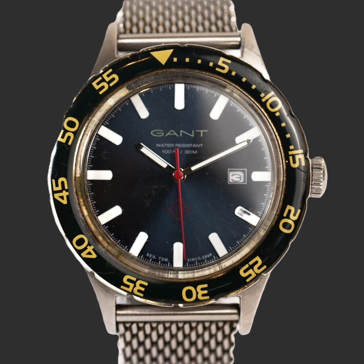 GANT 7045 Diver Watch – 42mm – Black Dial Bezel, Yellow White
