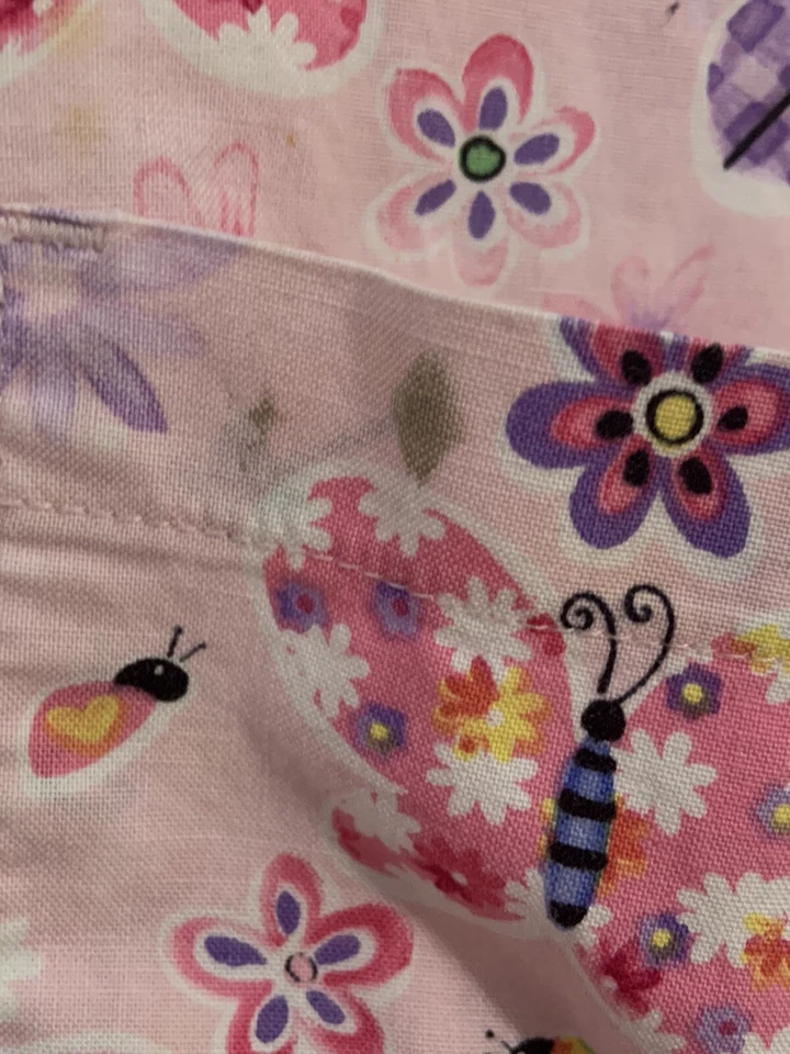 Blusa Médica Melocotones Uniforme Pequeño Rosa Floral Mariposas Cuello en V Foto 4 de 4