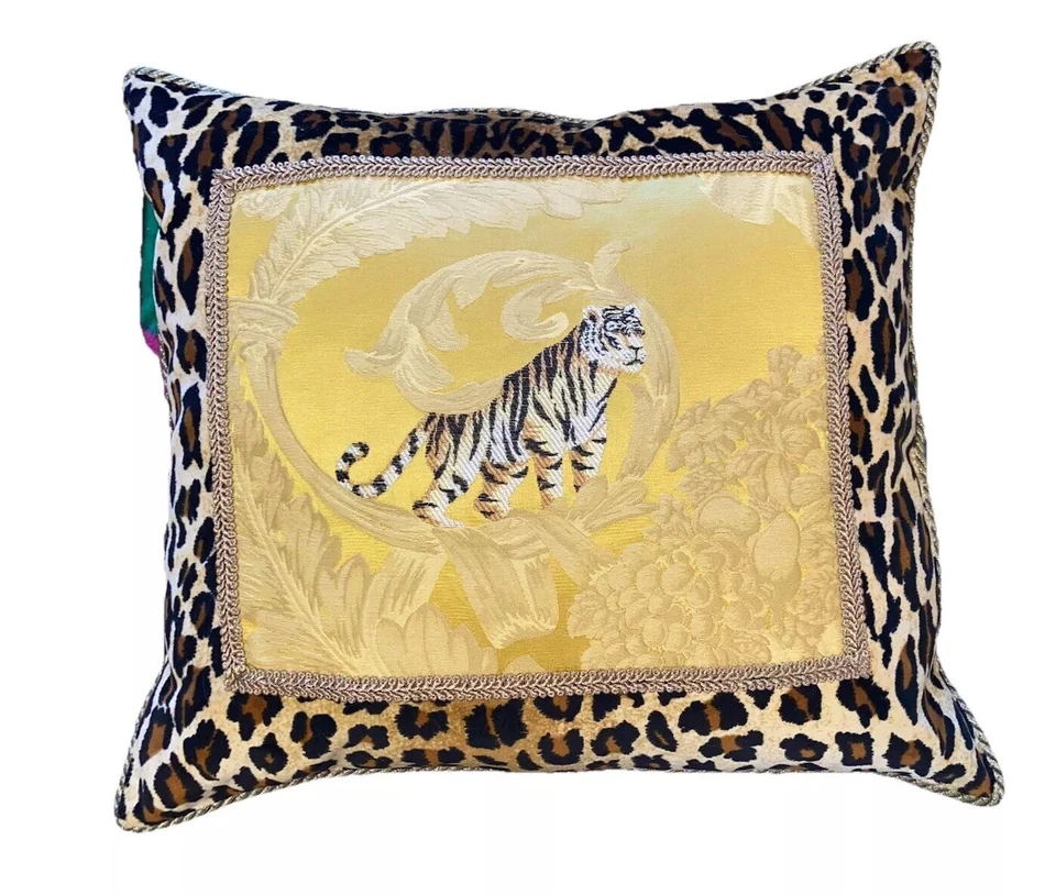Almohada de cojín italiana Passamaneria Toscana Tiger de Neiman Marcus Foto 3 de 4