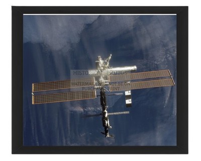 INTERNATIONAL SPACE STATION WITH EARTH BACKDROP OCTOBER 2002 8X10 FRAMED PHOTO