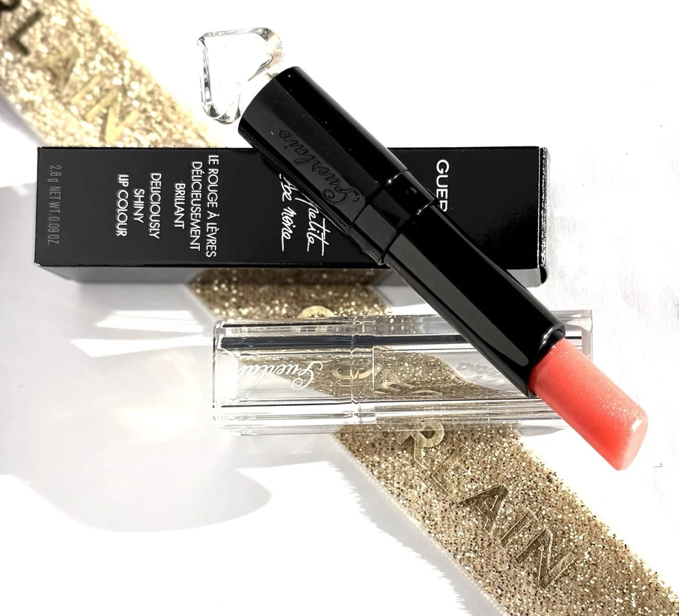 Guerlain La Petite Robe Noire Deliciously Shiny Lip Colour 001 My First Lipstick - Imagen 3 de 3