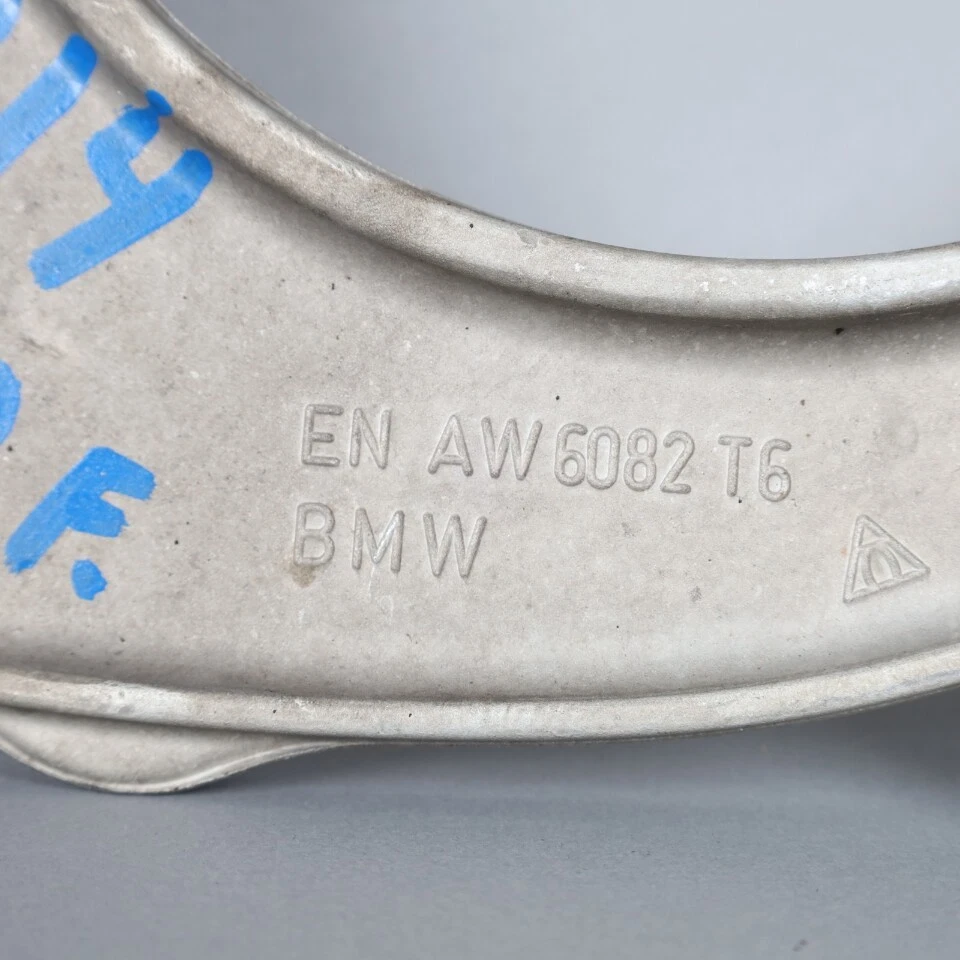 Brazo de control superior BMW 528i 535i 550i 650i 750i 2009-2019 31126775967 OEM usado Foto 3 de 4