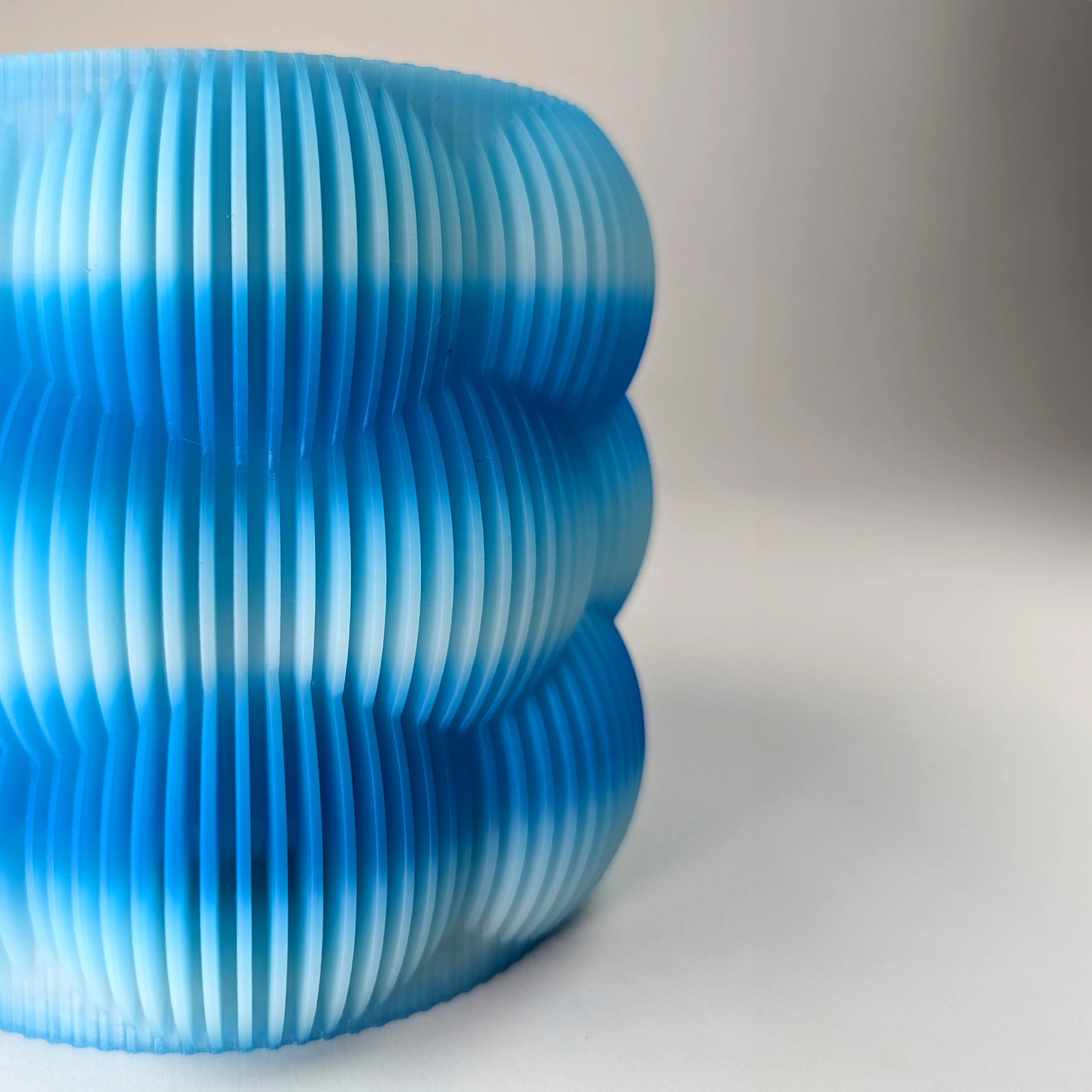 Pot de fleurs design bubble étanche pour éviter les taches d'eau sur le parquet