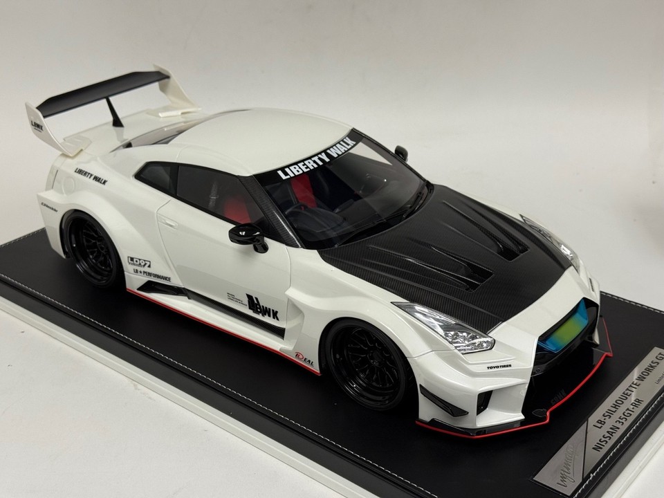 1/12 scale IVY model of the Nissan R35 GT-RR White Liberty walk Leather ...