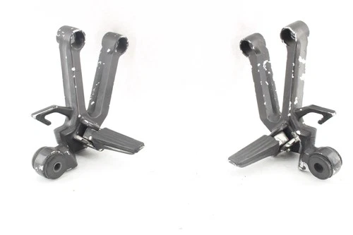 FOOTREST ASSY, PILLION LH | MODEL K4/K5; Includes Item(s) 18 - 25