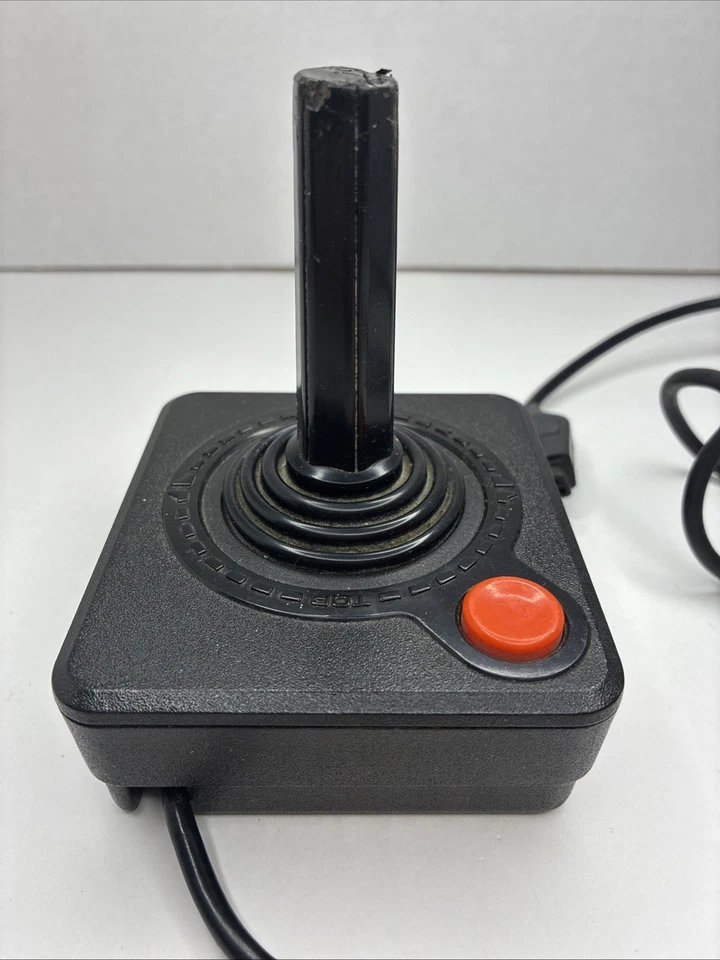 Atari 2600 CX-40 - Joystick limpo, testado e funcionando - Conector AMP - Imagem 3 de 4