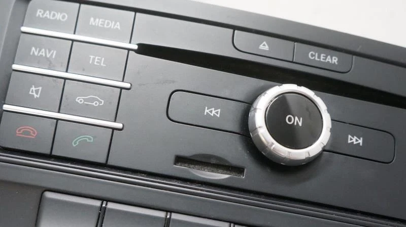 Mercedes-Benz GLA250 2017 AM FM CD MP3 receptor de radio A2469007918 OEM Foto 2 de 4