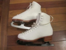 RIEDELL 355 Ladies Figure Ice Skates White Sz 4 B Silver Star w/ Sheffield Blade