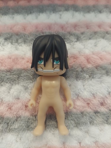 Figuras de vinilo Attack on Titan Kawaii Titans Eren Titans forma de titanio - Imagen 1 de 3
