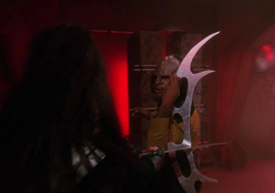 Handmade Star Trek Klingon Bat'leth Replica Sword Best  Gift For Him Her - Image 3 of 3