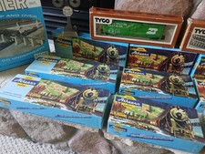 8 ATHEARN TRAIN CARS  1 WALTERS,TYCO,ATLAS BO...