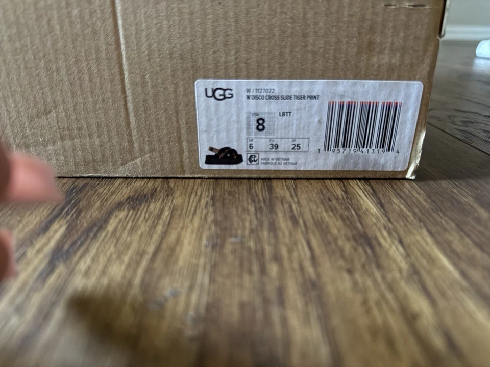 UGG Fluff Yeah Plataforma Toboganes Talla 8 | Sandalias Cheetah Difusas Foto 3 de 4