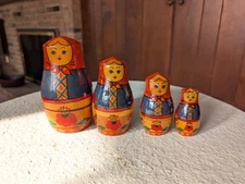 Set Of 4 Vtg USSR Matryoshka Russian Nesting Dolls Traditional Folk Art