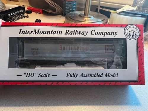 Intermountain 45216-05 Burlington CB&Q 85404 cilíndrico 4 bahías RTR OB | Condition: New