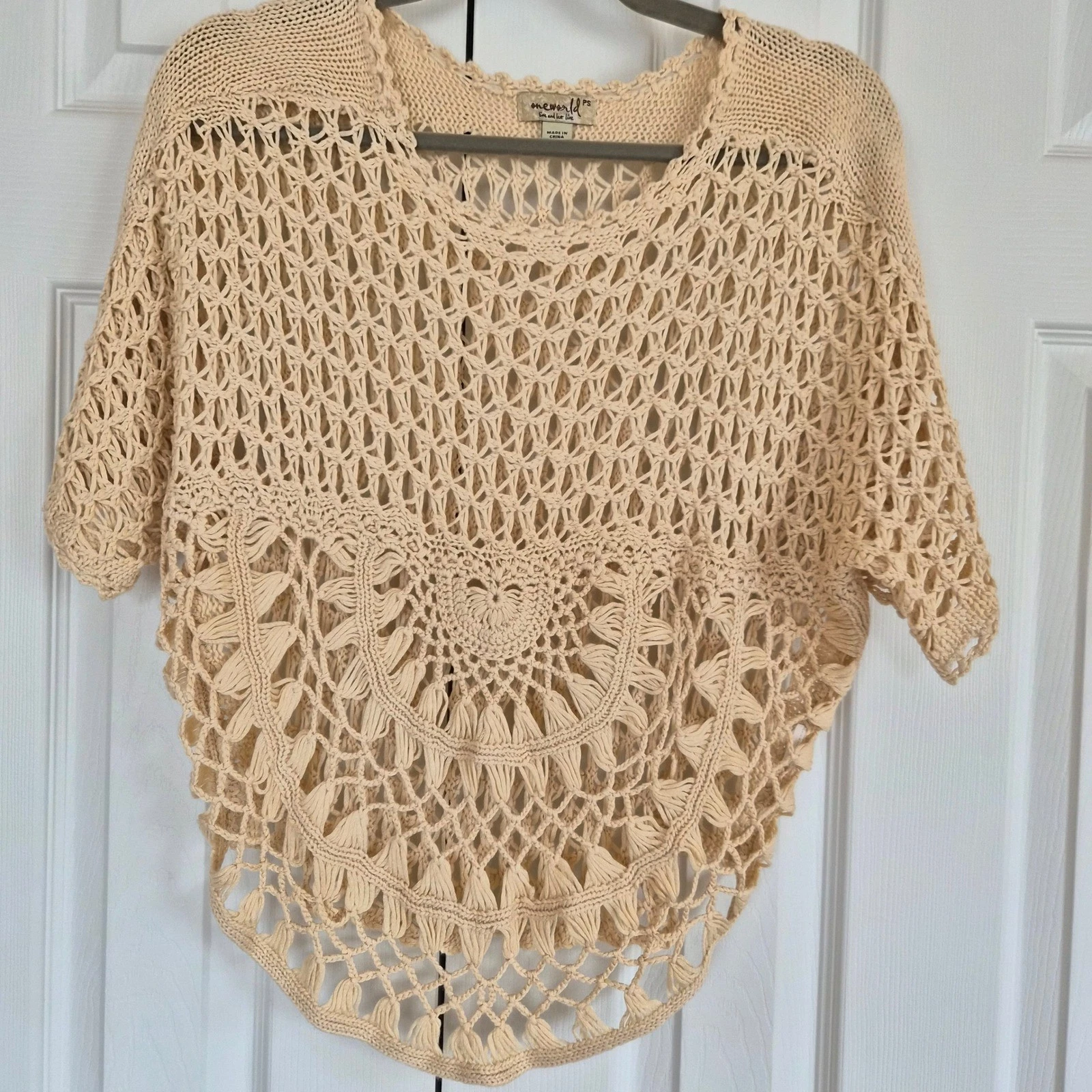 One World Crochet Knit Poncho Top Cream Beige Boho Medallion PS Whimsigoth