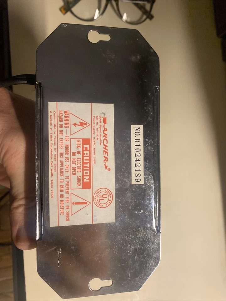 Vintage Radio Shack UHF/VHF/FM Amplifier Model 15-1113B 60Hz 117VAC 3.6W - Image 2 of 3